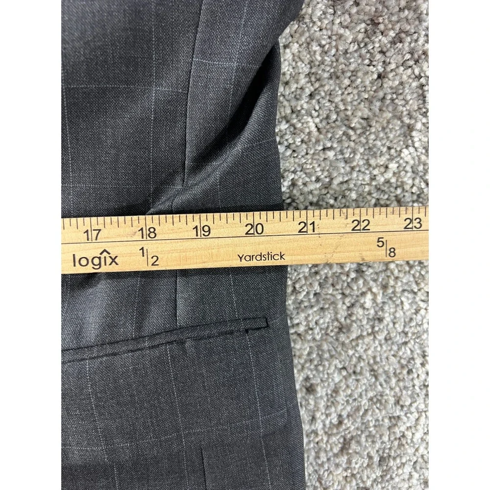 Jos A Bank Men 42R Blazer Sport Coat 100% Charcoal Gray Windowpane Wool 2 Button